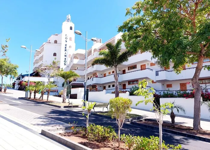 First Line Geranios Ocean View Air Conditioned 50 M From La Pinta