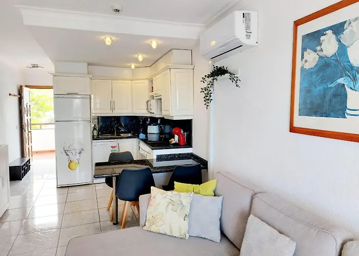 First Line Geranios Ocean View Air Conditioned 50 M From La Pinta *