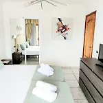 First Line Geranios Ocean View Air Conditioned 50 M From La Pinta Apartment *