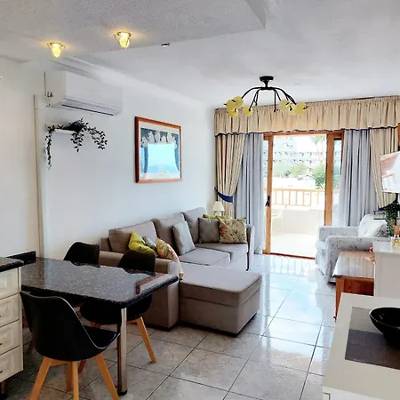 Апартаменты First Line Geranios Ocean View Air Conditioned 50 M From La Pinta *