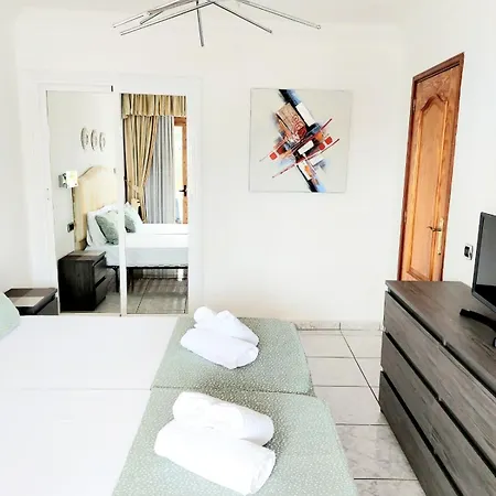 First Line Geranios Ocean View Air Conditioned 50 M From La Pinta شقة *