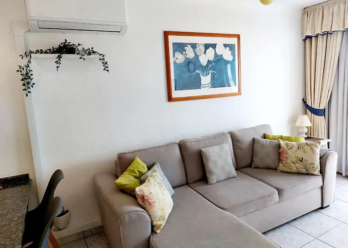 Апартаменты First Line Geranios Ocean View Air Conditioned 50 M From La Pinta